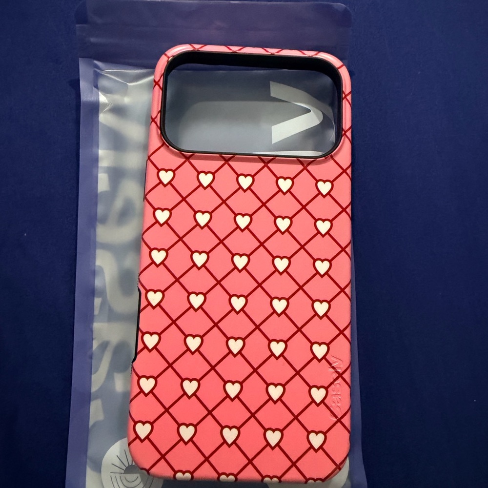 NEW Casely IPhone 17 pro max Pink Heart Pattern Phone Case